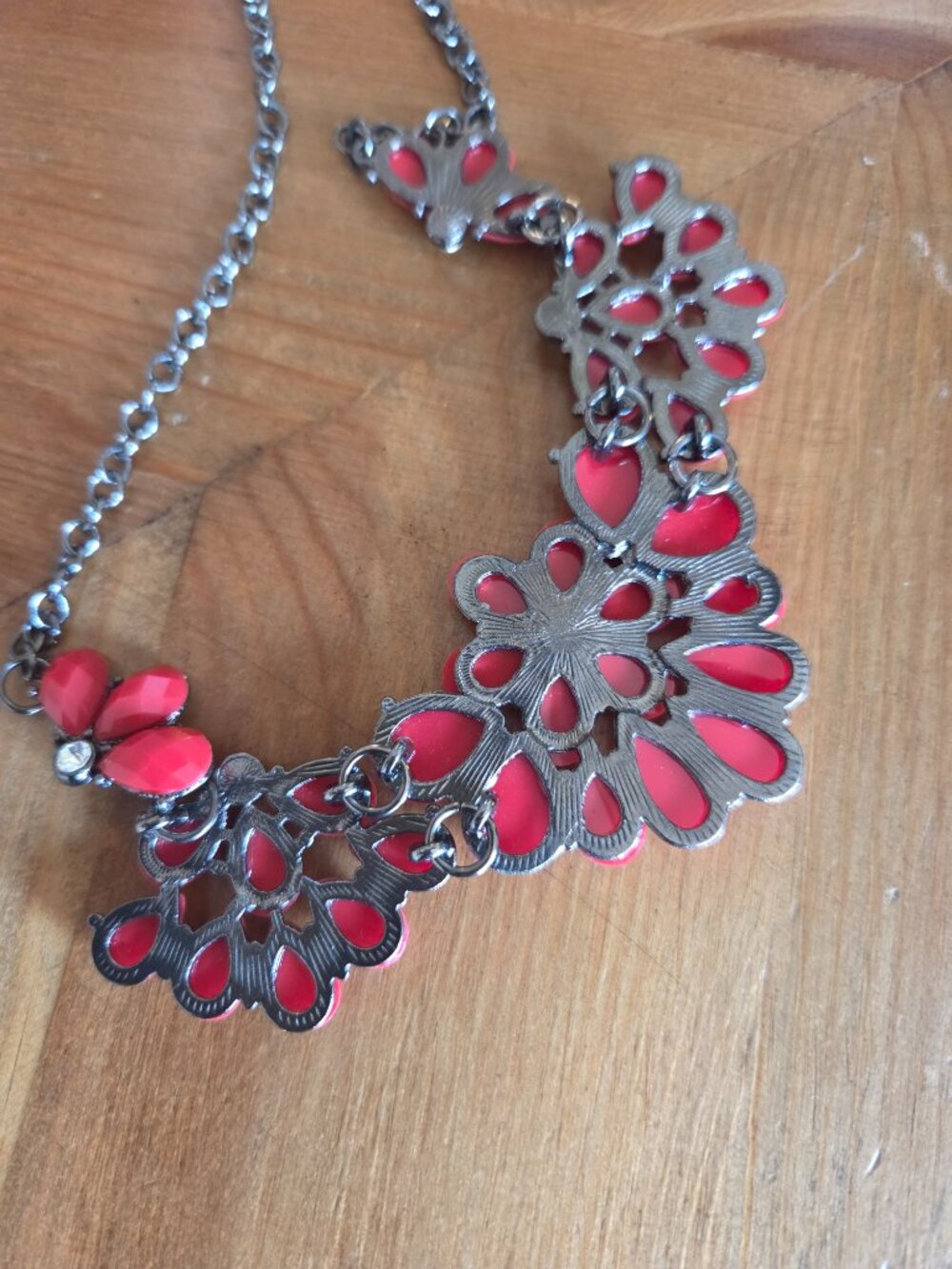 Red Faceted Floral Statement Necklace - Picture 3 of 5
